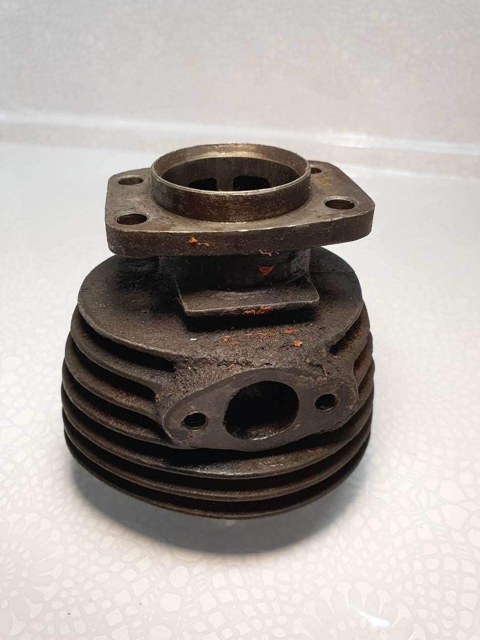Cylinder med pinnbult Victoria FM38