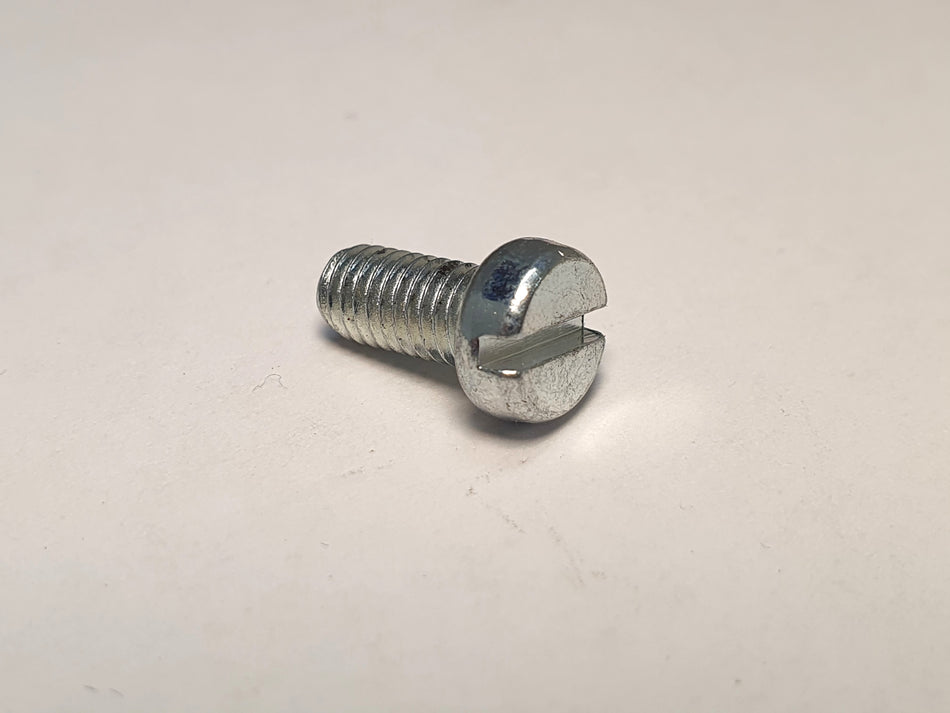 Skruv M5x10