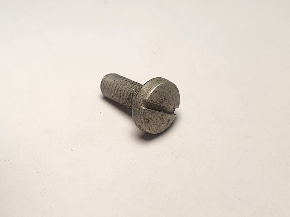 Skruv M5x10