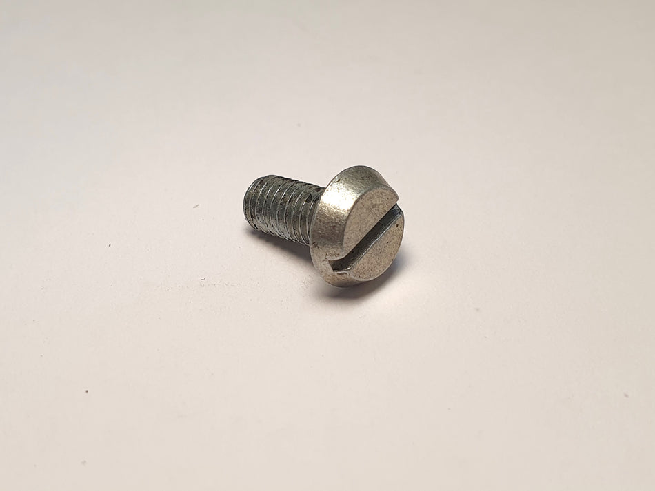 Skruv M5x10
