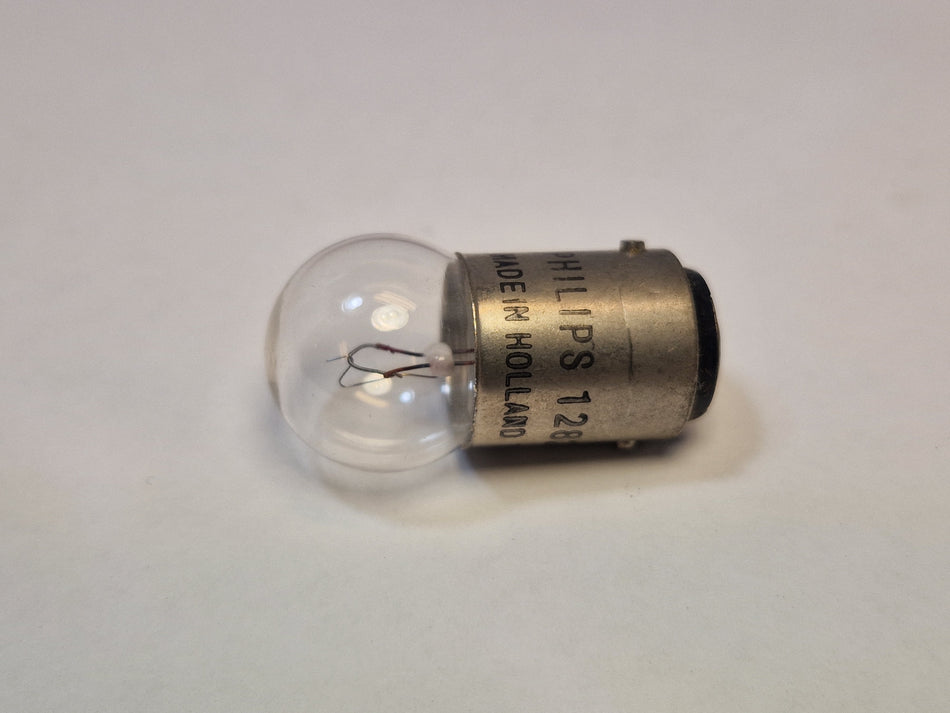 Glödlampa 12V 6W BA15S